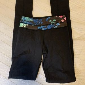 Lululemon straight leg wunder under - size 2
